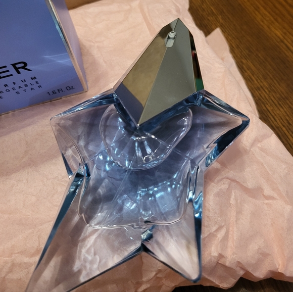 Angel by Thierry Mugler - Picture 4 of 5